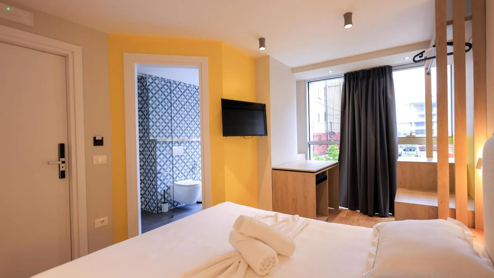 Apartment Grandstay Studios Durrës