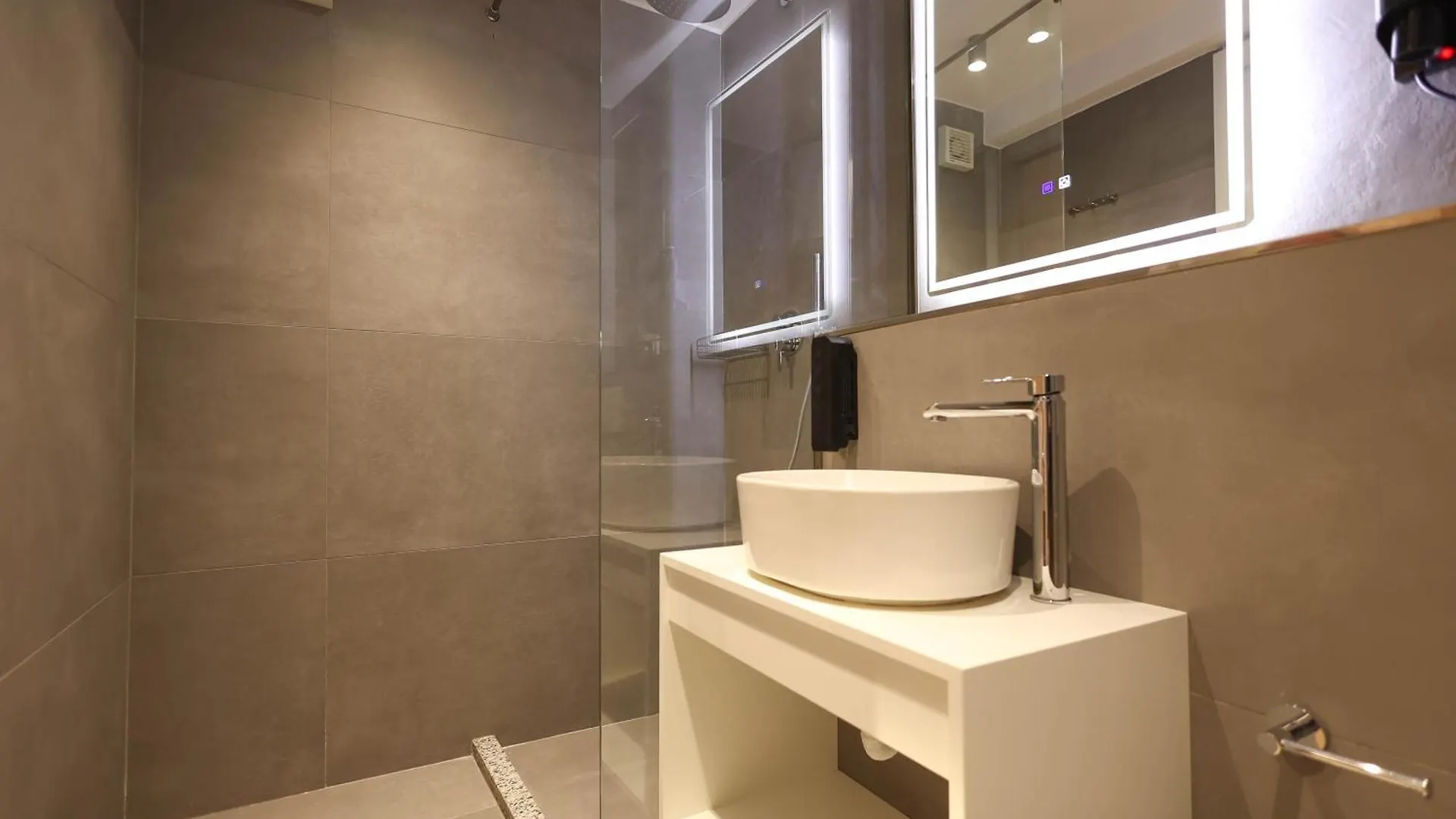 Grandstay Studios Durres 0*,