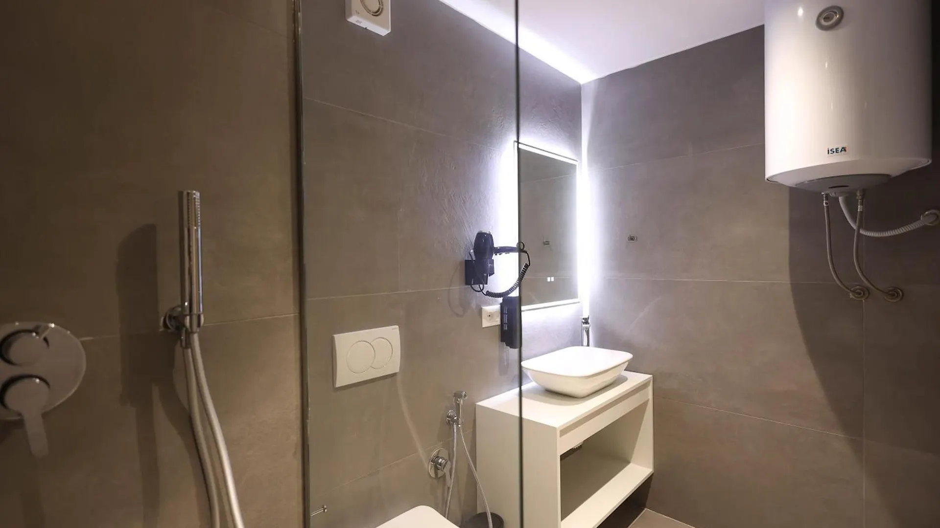 Grandstay Studios Durres
