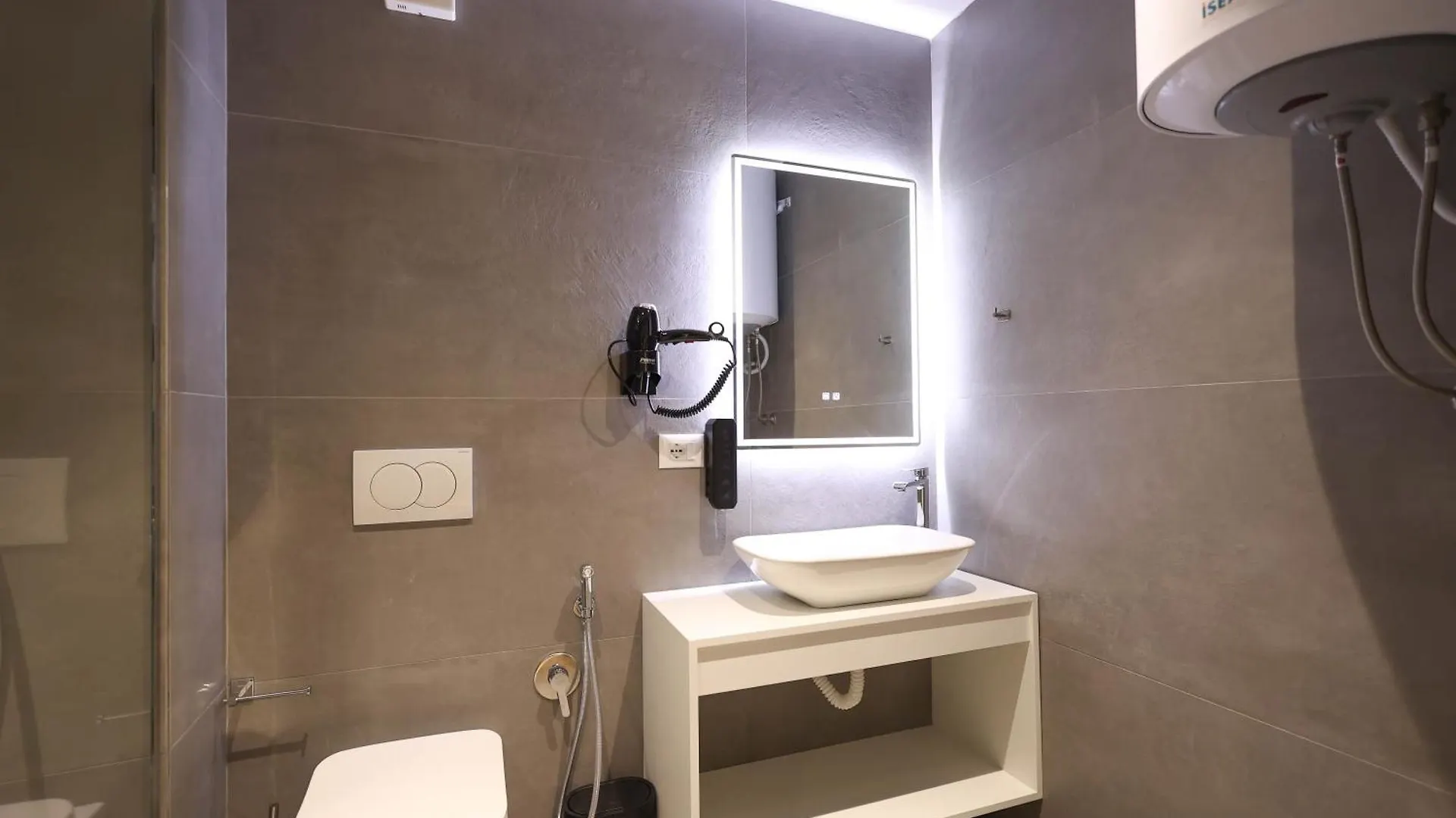 Grandstay Studios Durres Albania