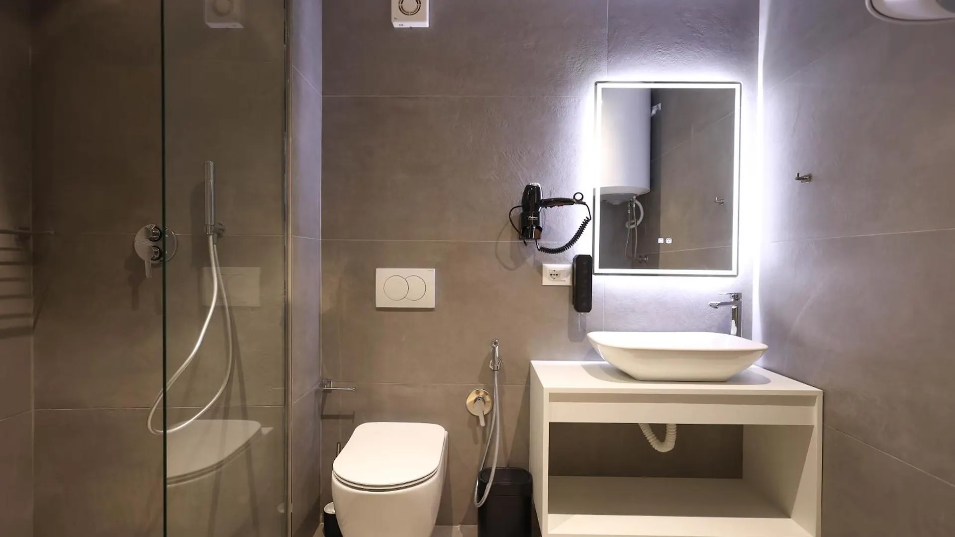Grandstay Studios Durres